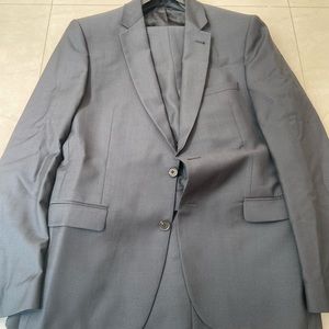 Cacharel suit
